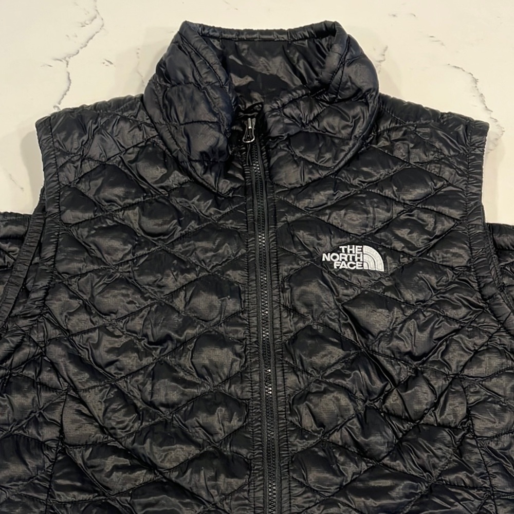 Used Women’s The North Face Thermoball Black Quilted Vest - Size: Large
